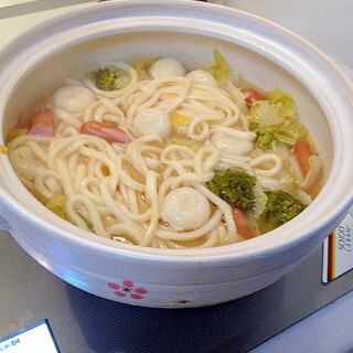 スープ餃子と讃岐うどんの鍋